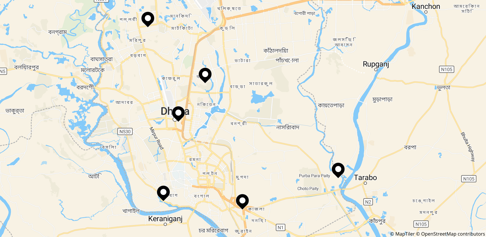 Kort over Dhaka med markering af tætbefolkede uformelle boligområder Demra, Jatrabari, Kamrangirchar, Korail, Mirpur og Tejgaon, der er hårdt ramt af mæslingeudbruddet.