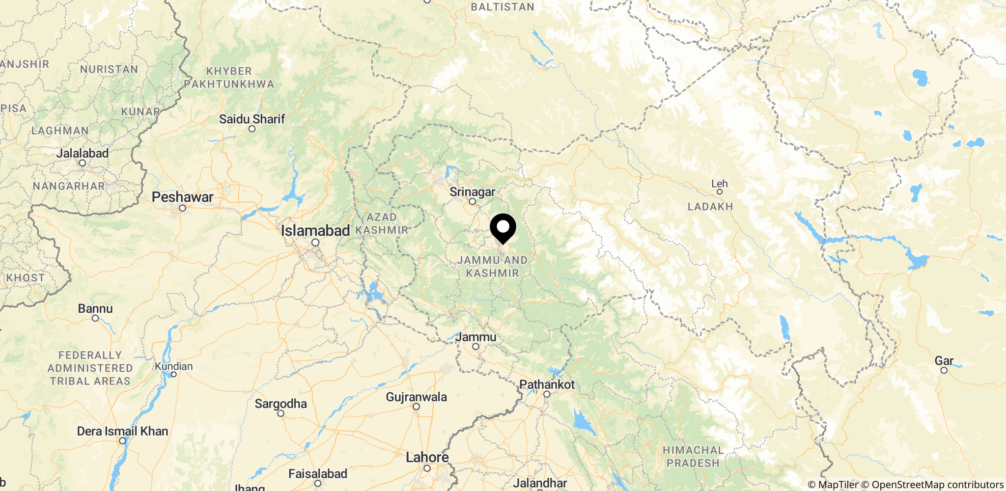 Området Jammu og Kashmir i Indien, hvor myndighederne beordrede gennemgang af alt trykt materiale i uddannelsesinstitutioner for at fjerne 'upassende' indhold