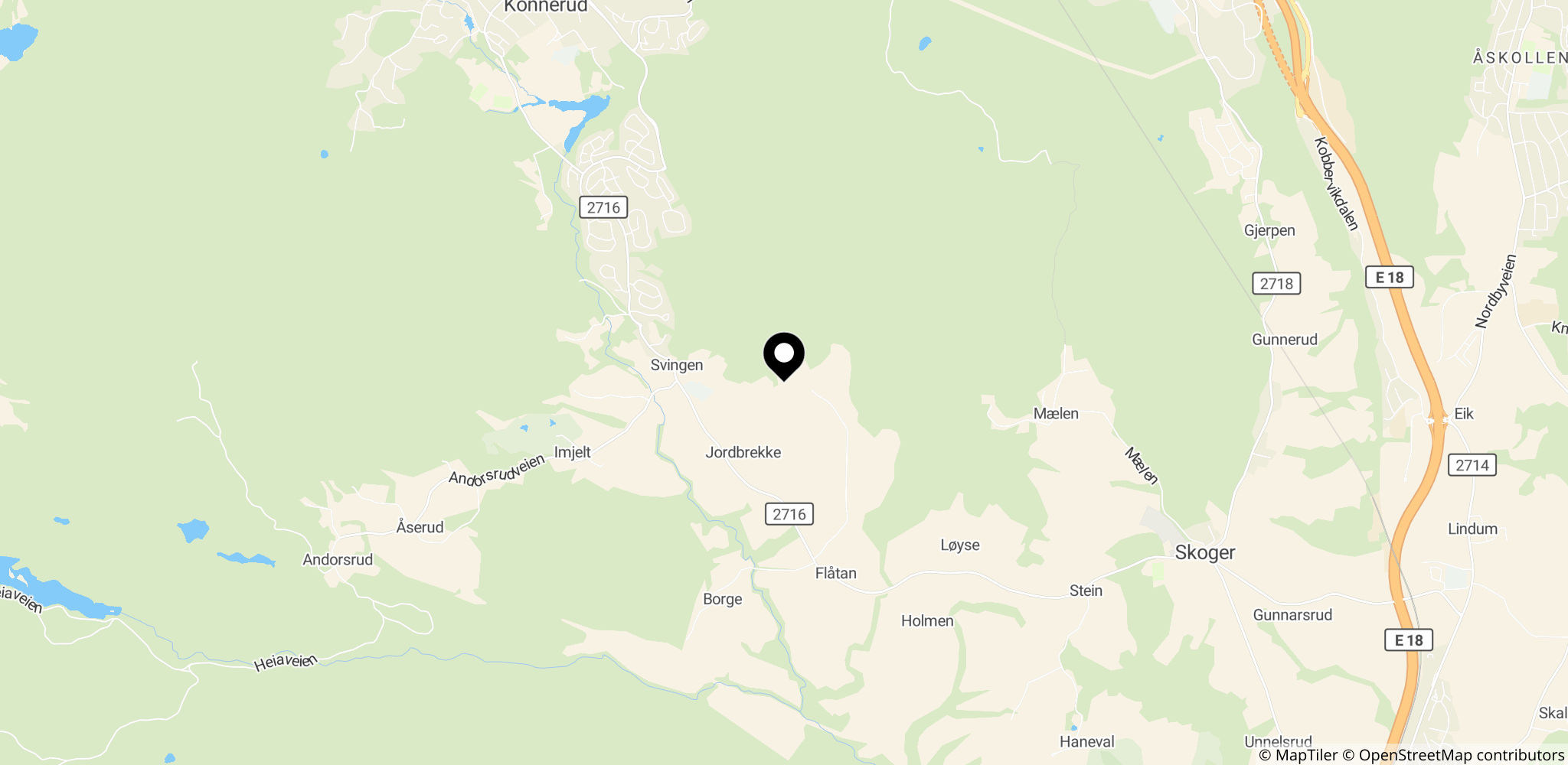 Stor brand i Drammen, Norge, som har ødelagt over 100 boliger og tvunget hundrevis til flugt og fortsat spredte sig til skovområder