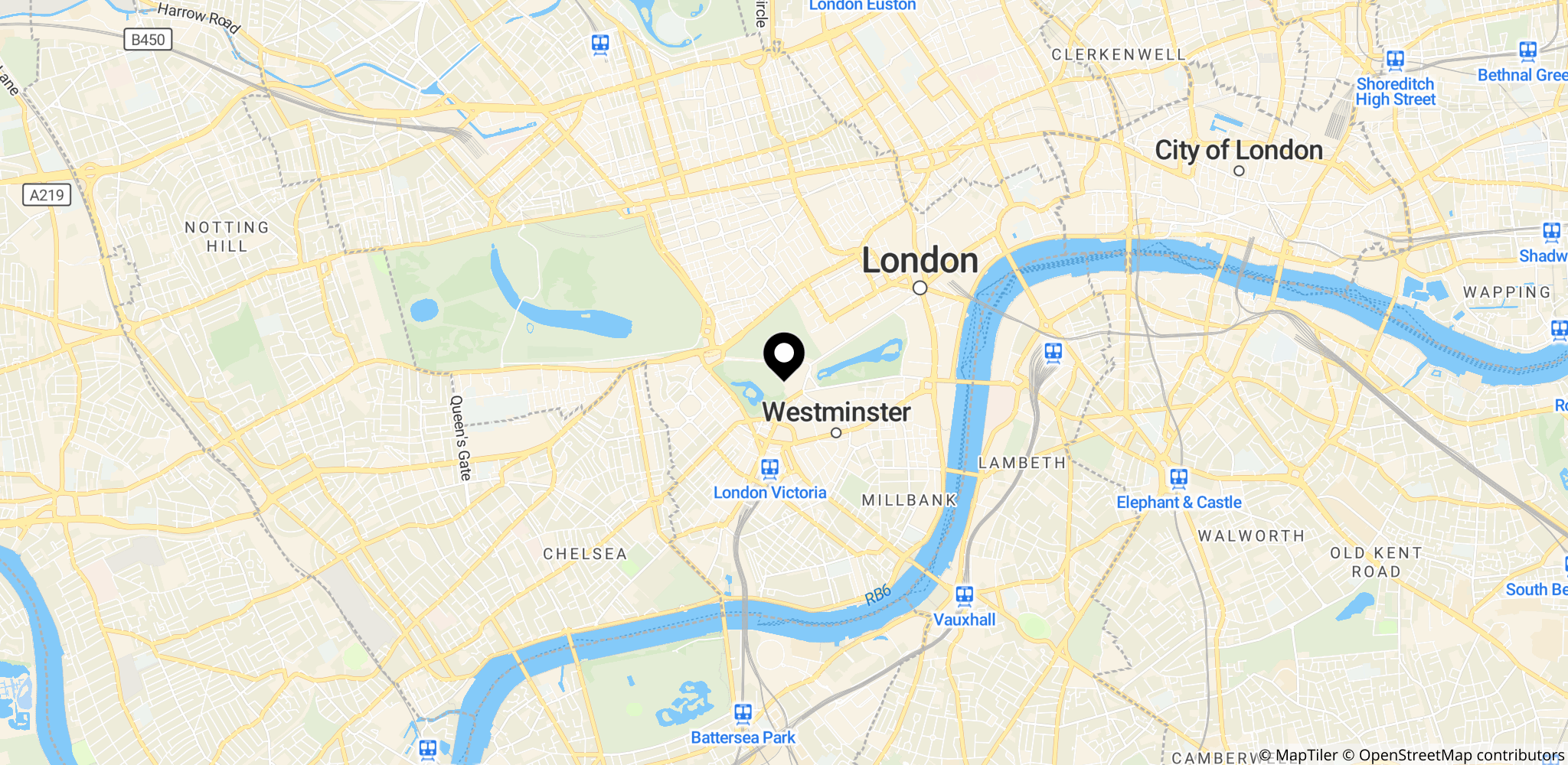 Buckingham Palace i London – symbol for den britiske monark og kontekst omkring statsbesøget.