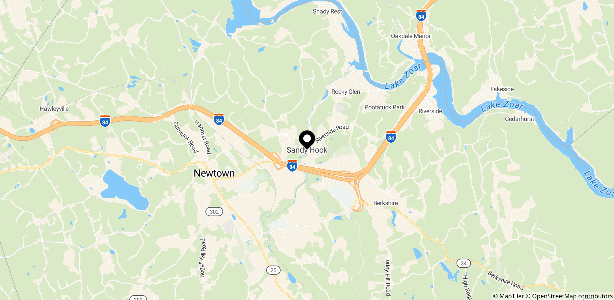 Sandy Hook i Newtown, Connecticut, som nævnes i artiklen i forbindelse med konspirationsteorier om 'false flag'-angreb.